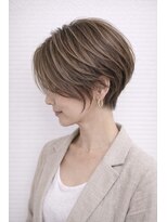 ウル(ulu)&nbsp;ハイライト　名東区　ショートヘア　レイヤー　ボブ　白髪ぼかし