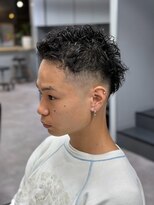 ミーク(meak)&nbsp;短髪ハードスパイラルパーマワイルドツーブロック