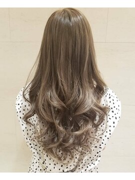 クオール(Quol) 30代40代★大人カワイイ♪アッシュベージュカラー×ゆるふわ