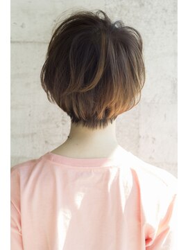 ザ シー 海老名(The C) [The C ]　３Dカット☆耳掛けショートヘア