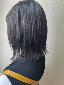 オウルヘアー(Owl hair) 黒髪切りっぱなしボブ/外ハネ