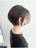 丸いシルエットのショートボブ
