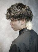 マッシュウルフ波巻きスパイラルホワイトベージュインナーカラー