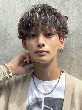 レタッチバイフィフス(RETOUCH by fifth) 刈り上げセンターパート毛流れニュアンスパーマ