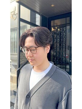 ヘアーアトリエ ラフェル(hair atelier Rafel) センターパートマッシュ　フェザーパーマ