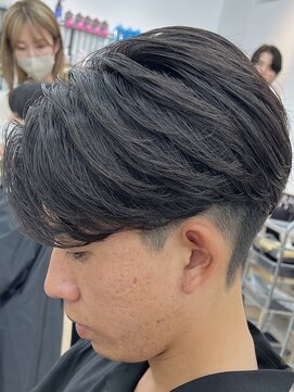 ノード(NODE) センターパートニュアンスパーマ波巻きスパイラルパーマフェザー