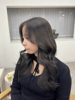 ベガ(vega)&nbsp;赤み消しグレージュ×巻いて映えるレイヤーカット