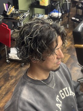 メゾンフォーメン トアロード(Maison for men TorRoad) メンズパーマ ホワイトメッシュ メンズメッシュ サーフカール