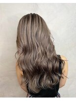 ファンド 千葉(fand)&nbsp;シャドールーツ/外国人風グレージュ/センターパート／髪質改善
