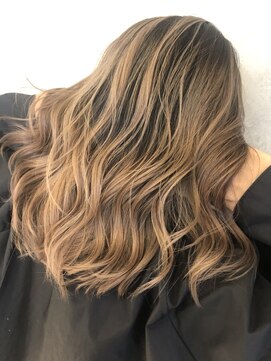 ピヨン 心斎橋(piLLon) バレイヤージュ