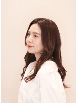 アンベリールフルー(EMBELLIR fleur) 顔型カバー◎ふんわりレイヤー　３０代４０代５０代　表参道