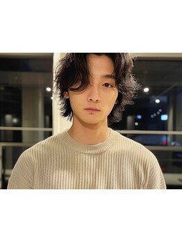 男性の印象を大きく左右する眉は、プロにお任せ！お顔のうぶ毛もお手入れで爽やかに◎