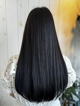 ニューカマー バイ ヘッドライト シブヤ(NEW COMER by HEADLIGHT shibuya) ブラックグレージュ×ロングスタイル