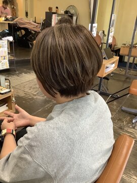 ワラティク(WARATI C) ショートボブやボブにお勧め!表面ハイライト