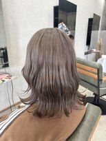 イースブルーレア(Y’s BLUE le'a) 透明感あるモカブラウン(ブリーチあり)