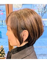 ココレット(cocoretto)&nbsp;ショートヘア×白髪ぼかしカラー【担当杉本】