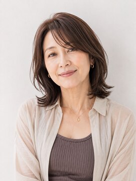 エクラ 名東店 大人ミディアム　ベージュブラウン