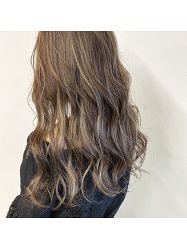 バズ ビー(BUZZ Bee) ミルクティーベージュハイライト