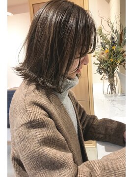 スムーク(smuk) 【smuk/スムーク】オリーブグレージュ/レイヤーボブ