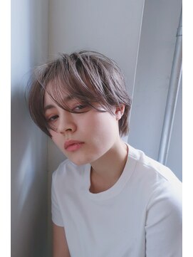 リュト(Lute) グレーベージュ×ショートヘア