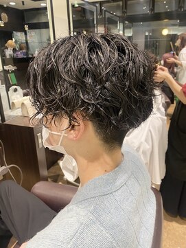 ゼスト フィーノ(ZEST fino) [あやかZEST立川]前下がりセンターパート/スパイラルパーマ