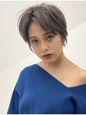 センターパート 抜け感 耳かけショート 可愛い グレージュカラー