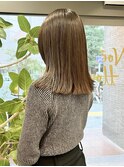 オリーブベージュ