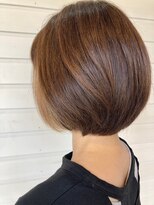 ラコスタ(LaCosTa)&nbsp;チラ見せイヤリングカラーミルクティー柔らかボブ小顔