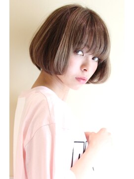 レウナ 外苑前(Reuna) 大人可愛いボブスタイル 切りっぱなし ワンレングス