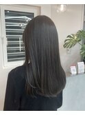 暗めオリーブグレージュ