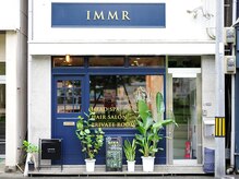 アイムエムアール(IMMR)の雰囲気（肥後橋駅から5分、ネイビーの扉が目印の路面店です。）