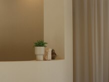 ラフ(RUFF.)の雰囲気(非日常感を味わえる温かみのあるベージュの空間でおもてなし♪)