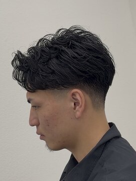 トウキョウ クラシック バーバー タウン(TOKYO CLASSIC BARBER TOWN) ツーブロック　ショートスタイル