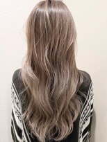 アリア バイ アルティナ(alia by artina)&nbsp;プラチナブロンド×ニュアンスロング 【alia橋本】