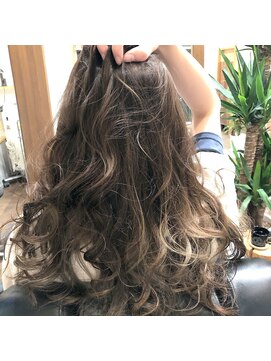 オカズ(Hair room Okazu) ☆ナチュラルバレイヤージュ☆