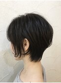 耳かけ×ショートボブ