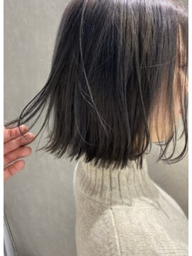 ジーナ 梅田(Zina) 【Zina 梅田】シークレットハイライト×切りっぱなしボブ