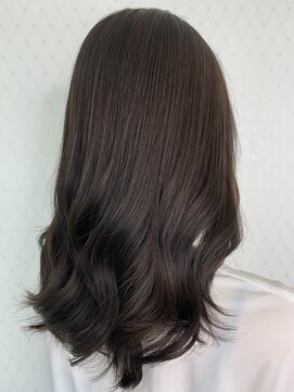 ファブ 銀座(fav) 20代30代40代艶髪ダークアッシュカラーゆるふわロング