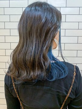 オーストヘアジジ(Aust hair Gigi) ゆるウェーブセミロング×インナーカラーネイビーブルー　K
