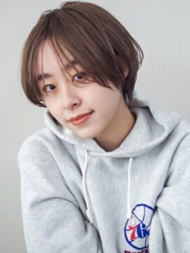 サーカス バイ ビュートリアム 青山(CIRCUS by BEAUTRIUM) 30代　40代　前髪あり　耳掛けマッシュショート　小顔　ショート