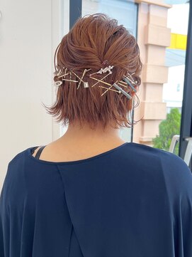 ムネ ラ モード ルジュール(MENER LA MODE re'jouir) pin arrange