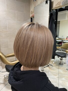 ブロッサム 保谷(Blossom) 20代30代大人ショートボブｘ小顔ウルフカット丸みショート