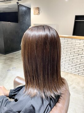 ニーラ バイ ニライカナイ 八幡宿店(Neela By Nirai Kanai) ナチュラルブラウン/外ハネ/アッシュカラー/黒髪/前髪パーマ