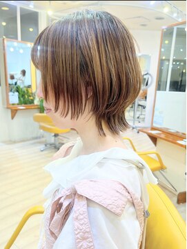 モリオ フロム ロンドン 成増店 【morio成増 セリザワ】ショートウルフ　ハイライトカラー