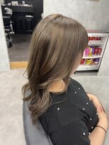 クラン 岡本(Chlan)&nbsp;ブリーチで作る透明感カラー　ヘーゼルベージュ