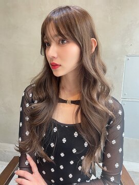 エイミー(Aimee) Aimee 町田 オリーブベージュ×リバース巻き