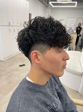 《*スペインカール*》ラフな動きと立体的な大きめなカールで外国人のくせ毛のような質感が特徴*[立川/韓国]