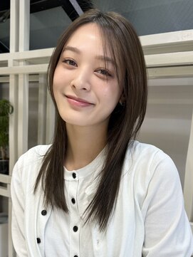 ディーエックス スリー(Dxxxx III) ミディレイヤーカット［韓国/顔周りカット/イルミナカラー］