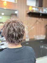 アオイ(Aoi) ラフだけどキマる ツヤ感×束感|メンズカット