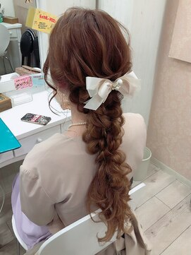 ルナクレセント (Luna crescent) カジュアル編み下ろしヘア